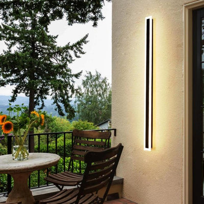 Outdoor LED Wall Sconce Modern Black Aluminum Linear Light for Patio Garden Entry Waterproof IP65 Rated Indoor Outdoor Wall Mount Fixture
