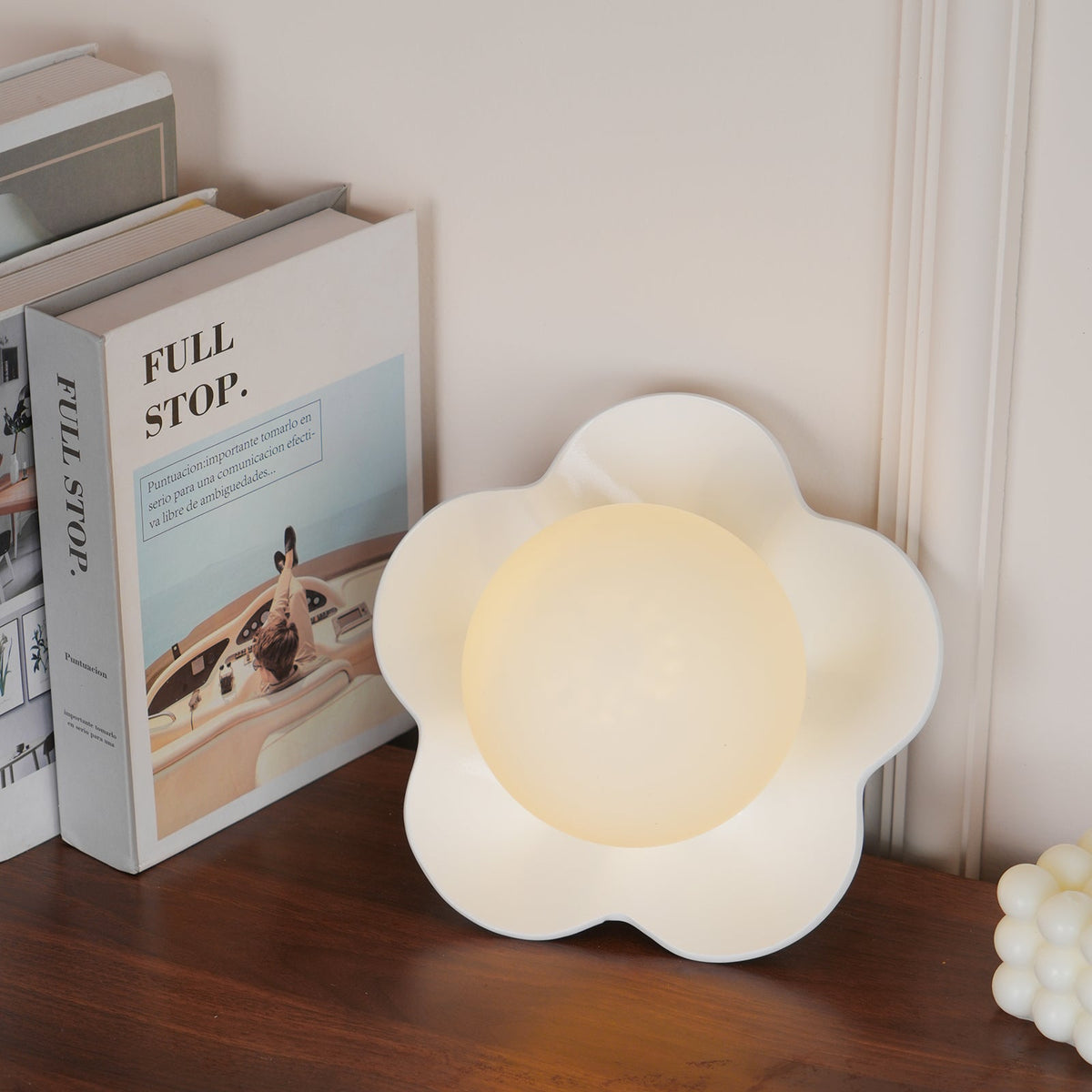 Flower-Shaped Resin Wall Sconce with Frosted Glass Shade – LED G9 Socket, Playful Modern Decor for Bedroom, Nursery & Living Room