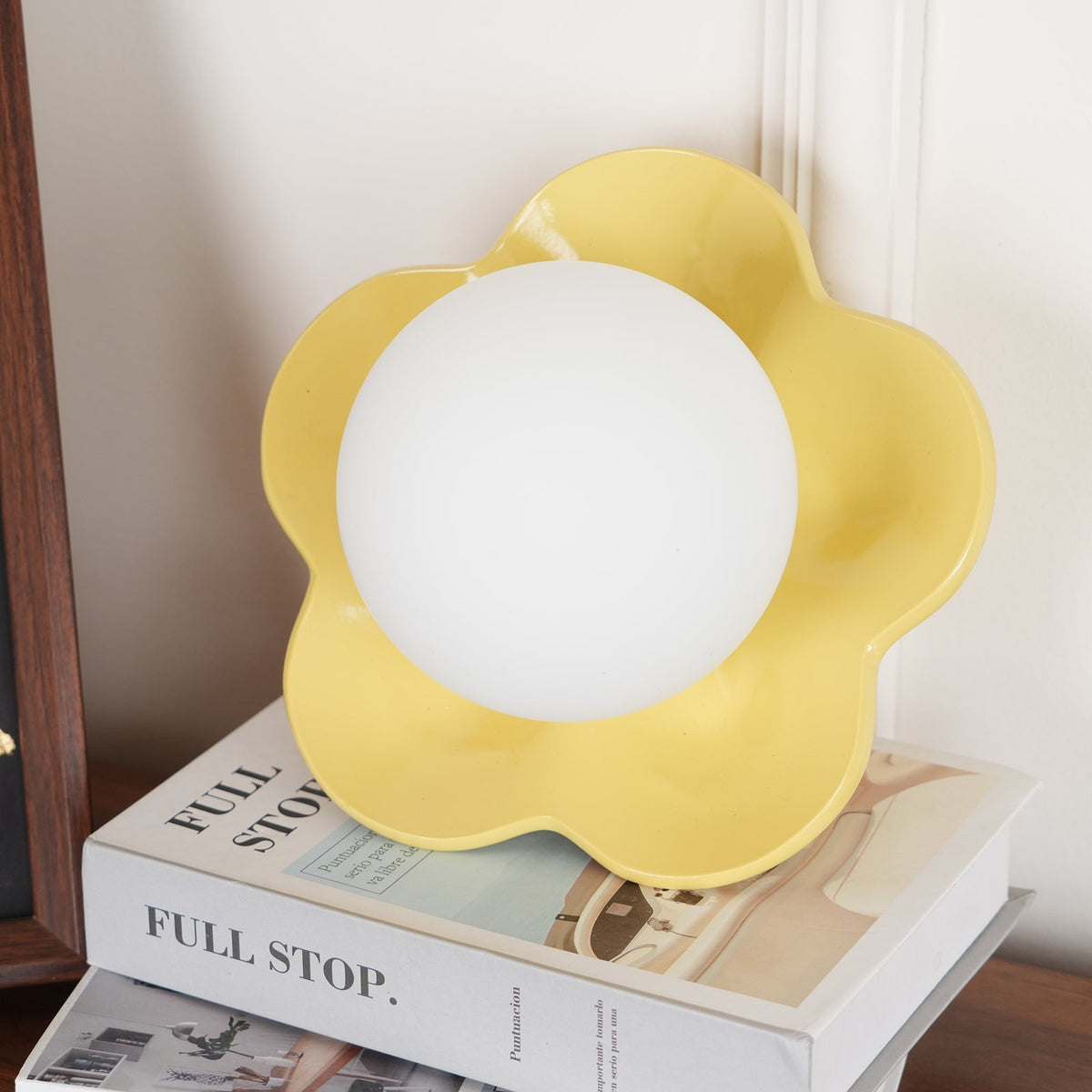 Resin Flower Sconce Light 8 in White Purple Yellow for Bedroom Living Room Hallway G9 Bulb Base Indoor Accent Fixture