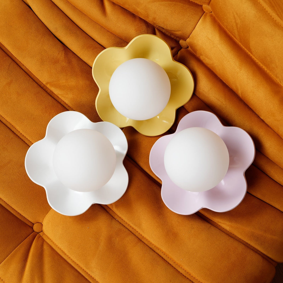 Flower-Shaped Resin Wall Sconce with Frosted Glass Shade – LED G9 Socket, Playful Modern Decor for Bedroom, Nursery & Living Room