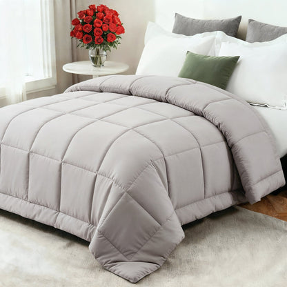 Cozy Comfort | All-Season Down Comforter with Ultra-Soft Fiberfill | Breathable Design for Year-Round Sleep