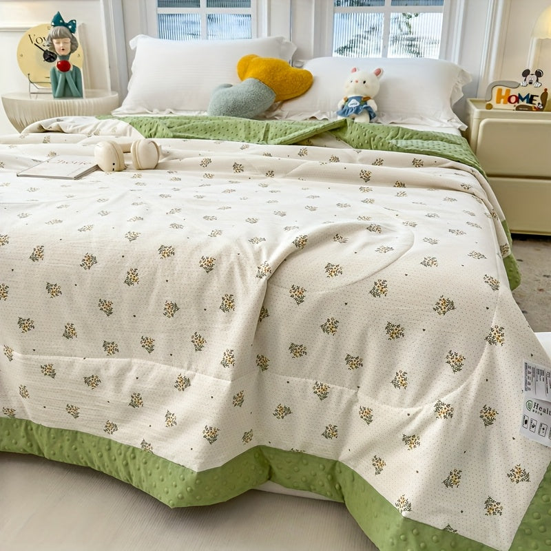 Lightweight Floral Quilt | Breathable Summer Comfort with Elegant Design | Refreshing Bedspread for a Cozy Sleep