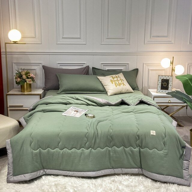 Lightweight Summer Blanket with Moisture Regulation | Breathable Cool Comfort for Hot Nights