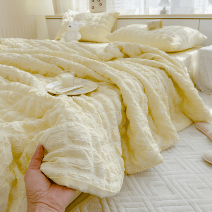 Lightweight Summer Duvet with Breathable Fabric for Cool Comfort