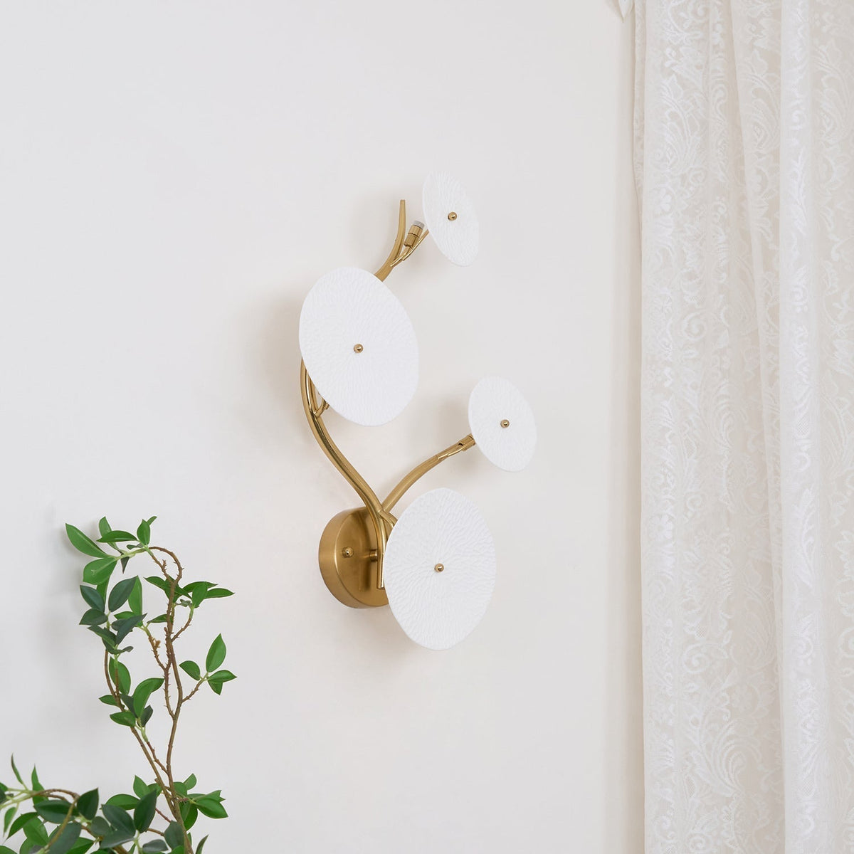 Ceramic Petal Wall Sconce Sculptural Multi-Light Fixture Hardwire Installation for Bedroom Living Room Hallway Modern Artistic Decor