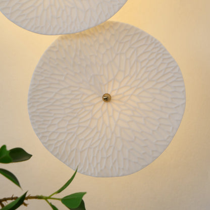 Ceramic Petal Wall Sconce – Floral LED Light with Gold Metal Accents for Hallway, Bedroom & Living Room Decor