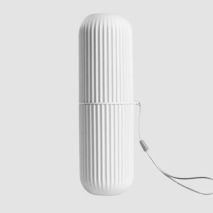 TRAVEL CUP – Portable toothbrush and toothpaste storage case designed for hygienic and compact travel organization