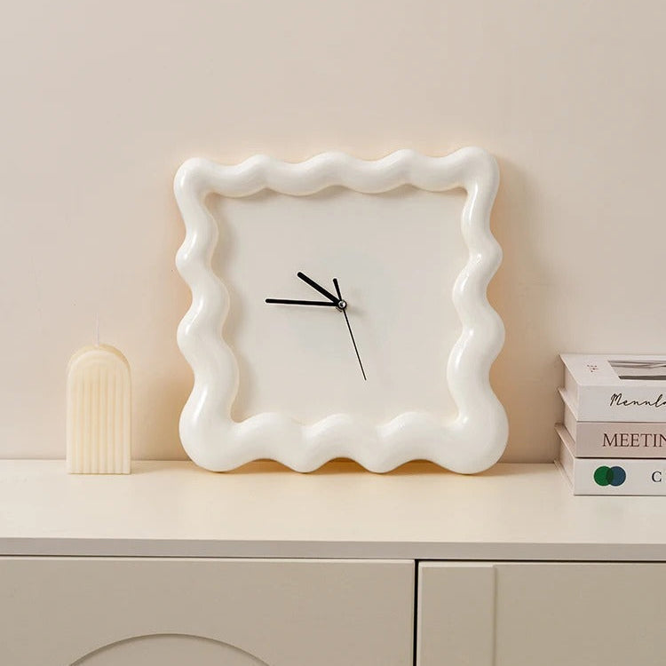 Modern Wavy Wall Clock – Minimalist 3D Design with Artistic Frame in Various Colors
