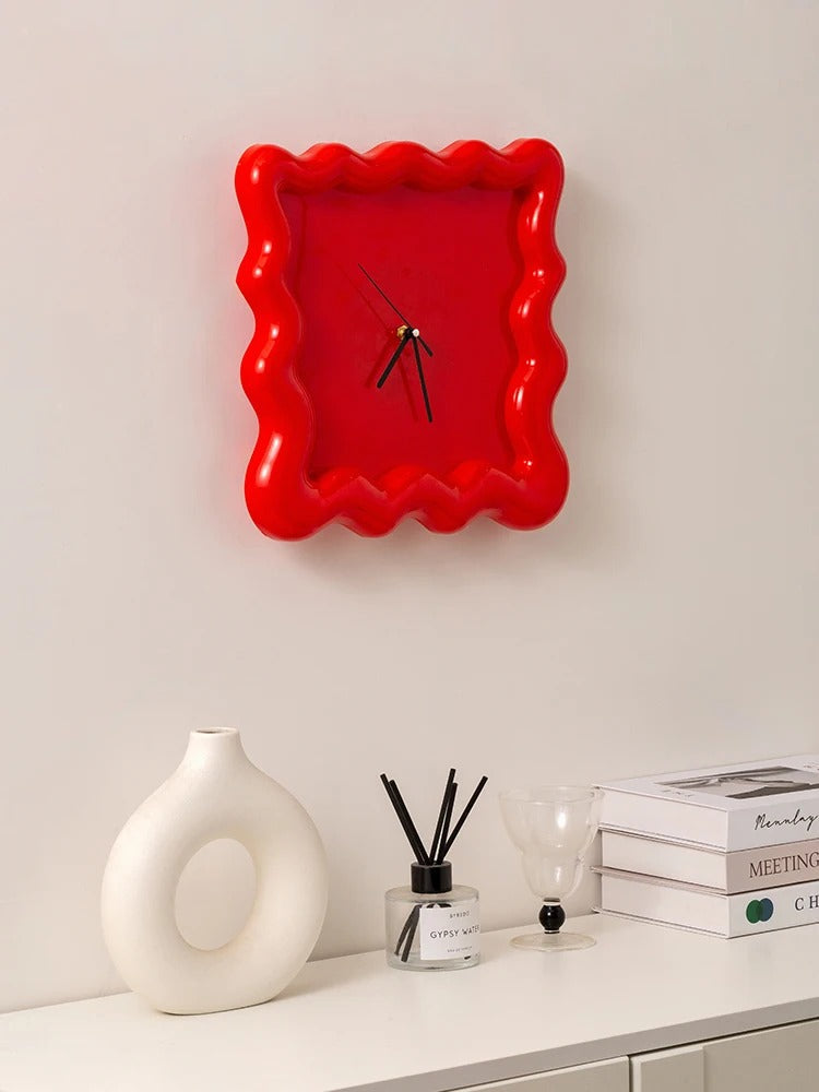 Modern Wavy Wall Clock – Minimalist 3D Design with Artistic Frame in Various Colors