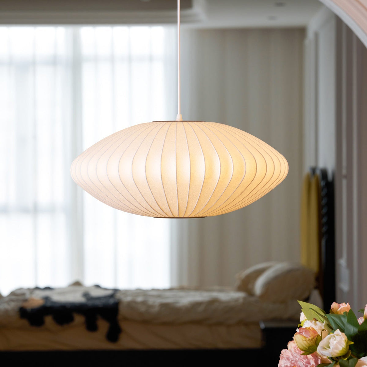 Modern White Pendant Lamp – Stylish Kitchen Pendant Lighting with Steel Wire Frame and Soft Organic Glow