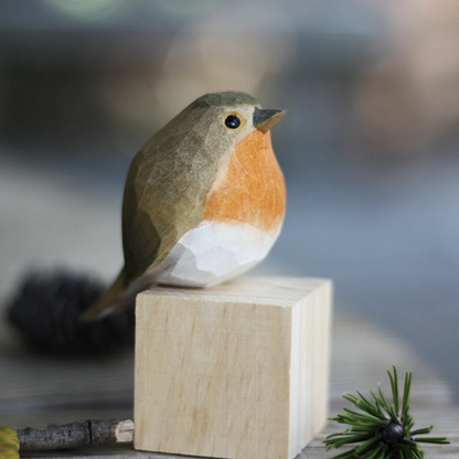 Hand-Carved Wooden Bird Figurine for Shelves, Mantels & Home Décor – Sustainable Balsa Wood Sculpture
