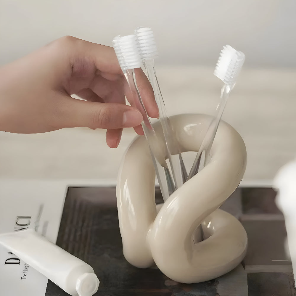 Nexus Ceramic Holder - Modern Design with Rope-Knot Detail