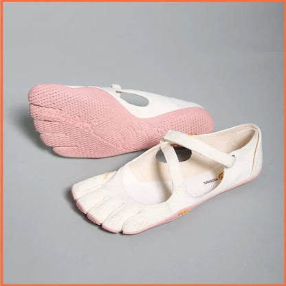 Five-Toe Barefoot Shoes for Women – Flexible Minimal Sole Water-Ready Slip-On for Yoga Gym Hiking Beach Everyday