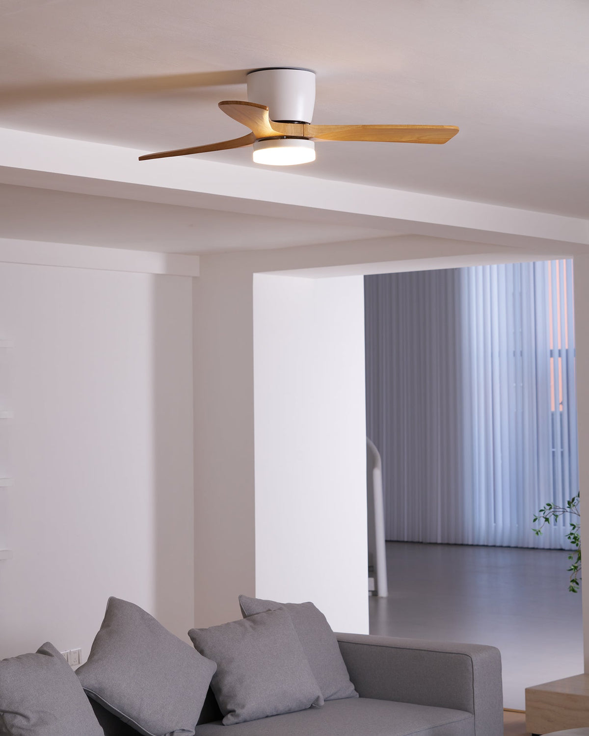 Sycamore Wood Ceiling Fan with LED Light – Whisper-Quiet 6-Speed DC Motor, Reversible Airflow, Remote Control, 42/48/52 Inch
