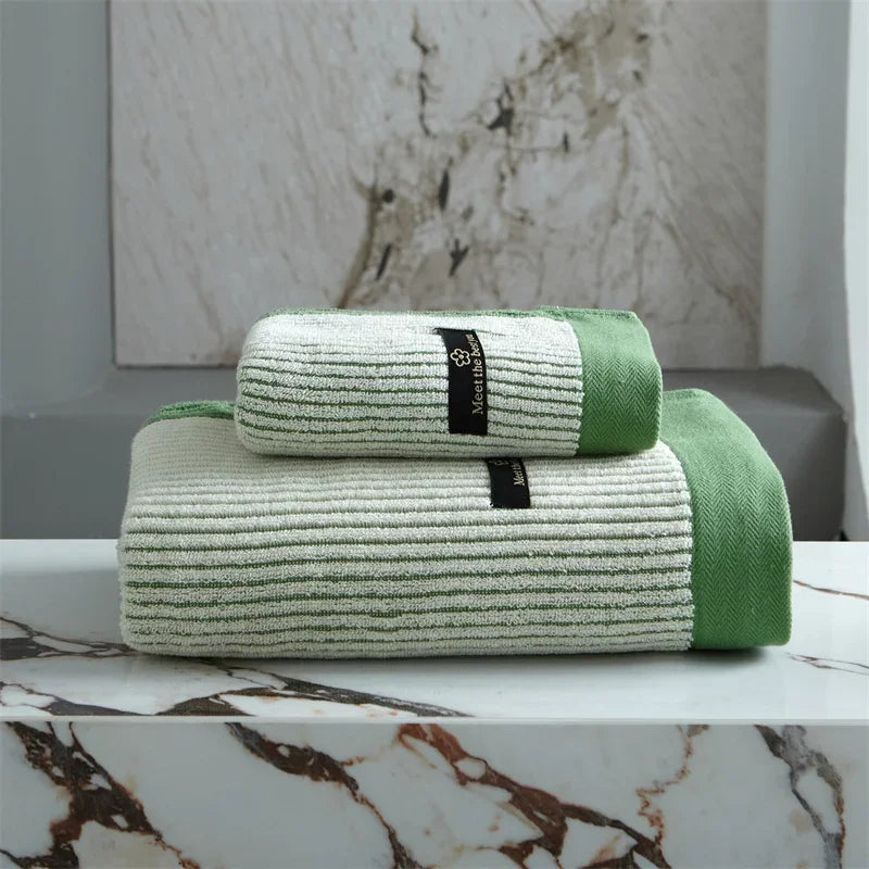 Organic Cotton Bath Towel – Soft, Absorbent Luxury Towel for Eco-Friendly Bathroom Use