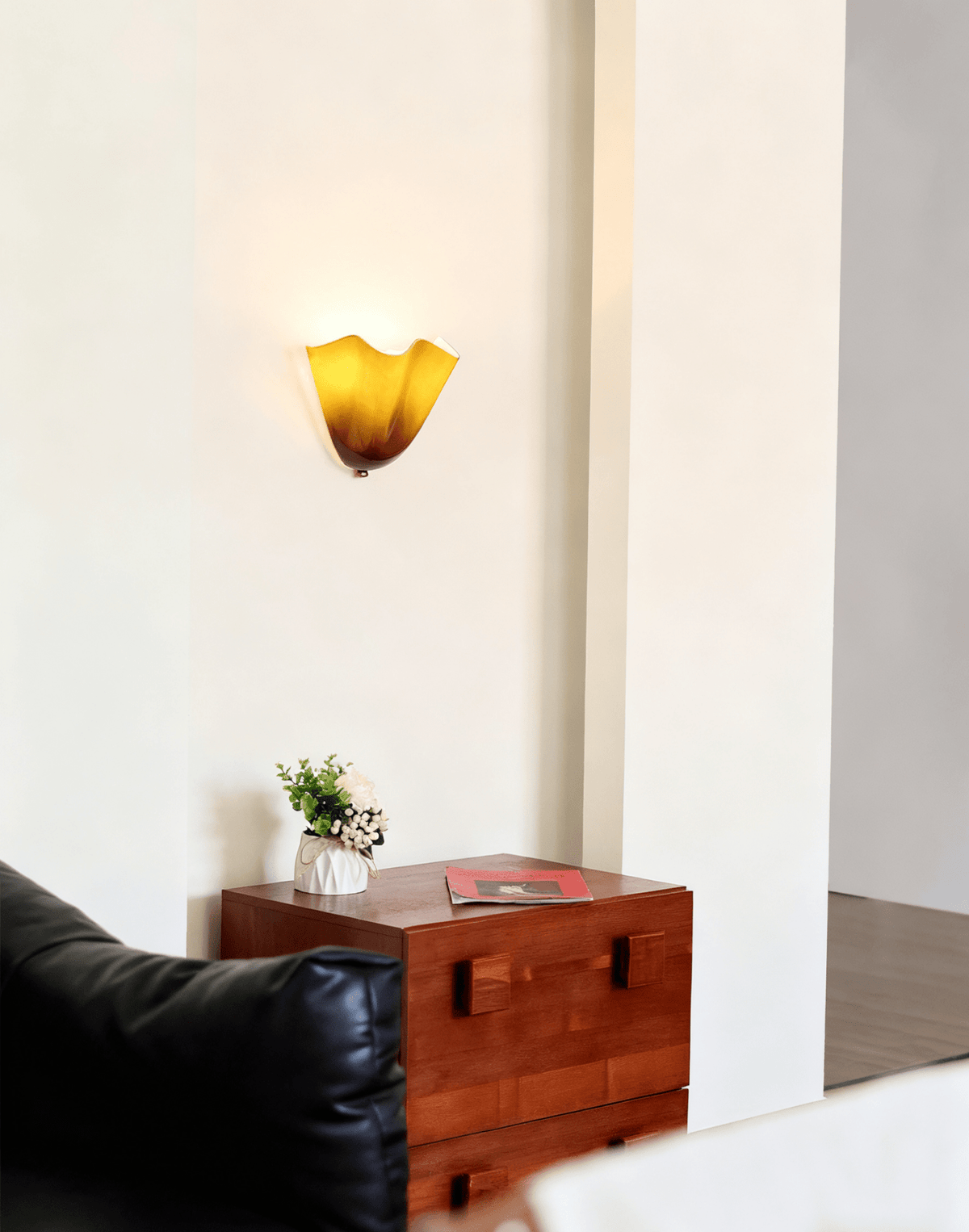 Indoor Sconce with Sculptural Glass Shade in Warm Tones – Metal Frame LED-Compatible – Wall-Mounted Accent for Bedrooms Hallways Living Spac
