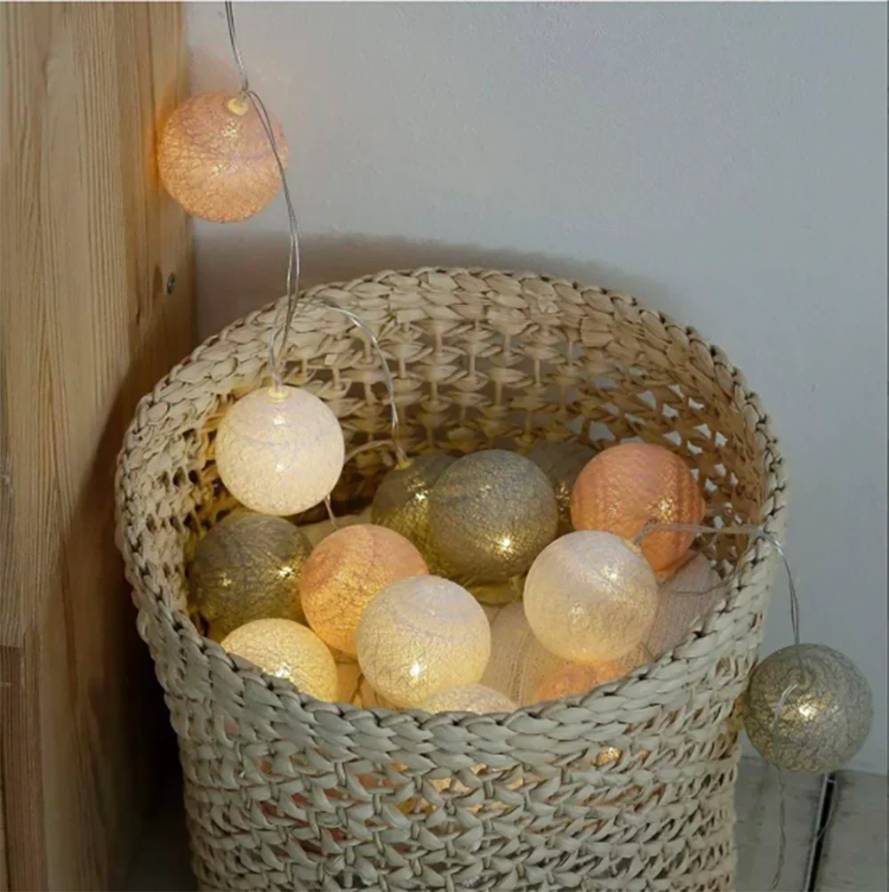 Cotton Ball String Lights LED Garland for Bedroom Living Room Nursery Party Decor USB or Battery Powered Ambient Lighting