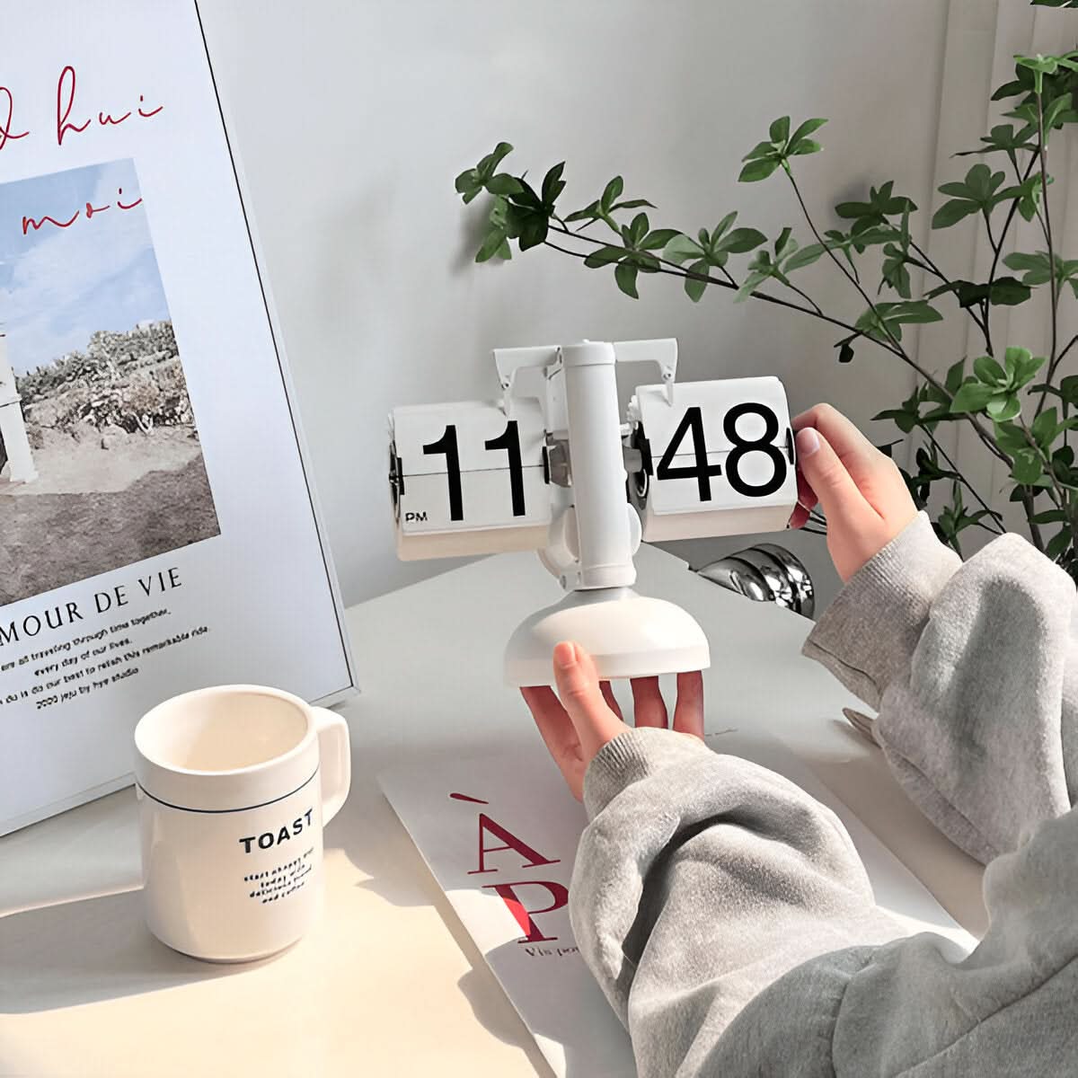 Retro Flip Clock | Automatic Silent Timepiece with Minimalist Design | Compact Decor for Modern Spaces