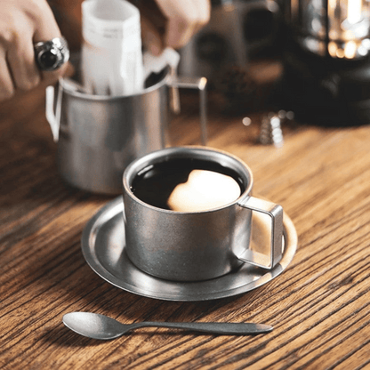 Retro Stainless Steel Coffee Mug Set with Saucer and Spoon – Double-Walled Insulated Design for Stylish Coffee Moments