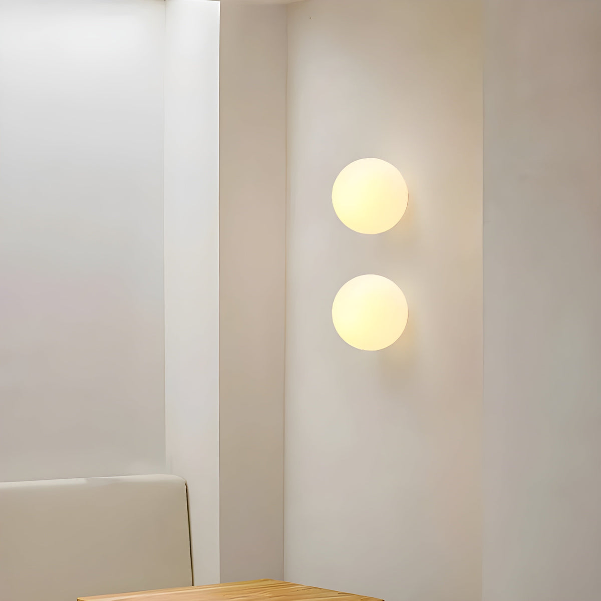 Spherical Sconce with Matte-Finish Shade for Mid-Size Rooms – E27 Socket – Modern Minimal Design for Bedrooms, Entryways & Lounges
