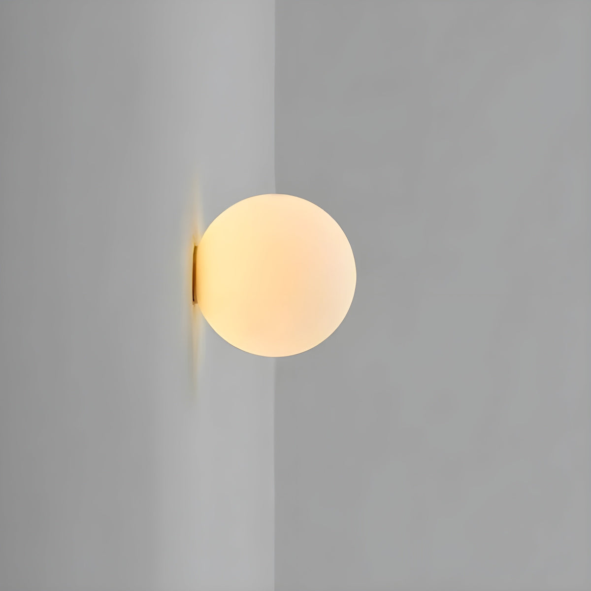 Spherical Sconce with Matte-Finish Shade for Mid-Size Rooms – E27 Socket – Modern Minimal Design for Bedrooms, Entryways & Lounges