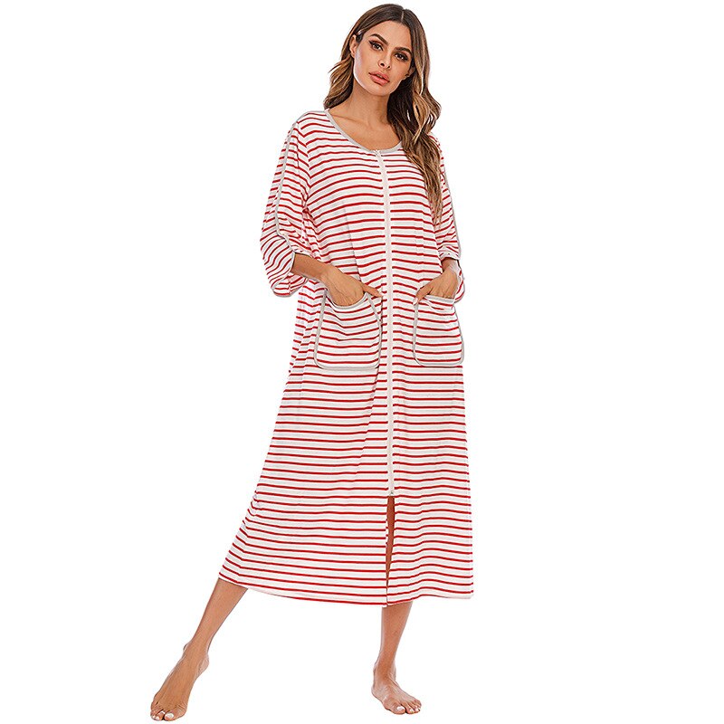 Zip-Front Hooded Bathrobe for Women – Soft Fleece Robe with Pockets & Full Zipper – Cozy Loungewear for Home, After Shower, Maternity