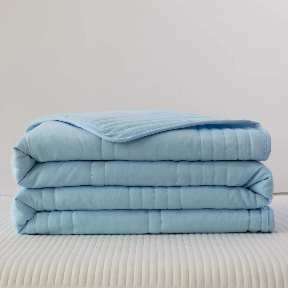 FIBERCHILL – Thin Cooling Blanket Soft Breathable Feel
