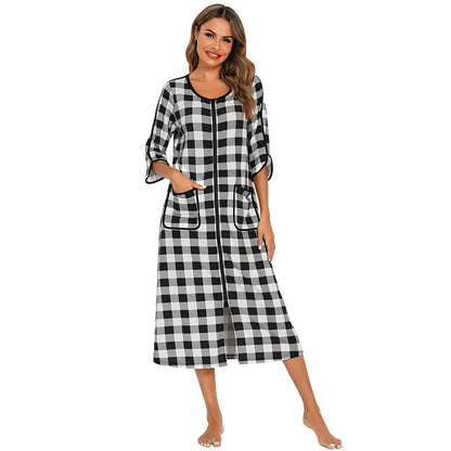 Zip-Front Hooded Bathrobe for Women – Soft Fleece Robe with Pockets & Full Zipper – Cozy Loungewear for Home, After Shower, Maternity