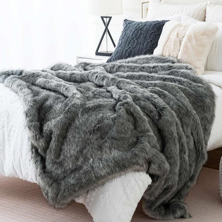 Plush Faux-Fur Accent Blanket 80×60 in Oversized Ultra-Soft Polyester Decorative Cover for Bedroom Sofa Chair Couch Neutral Tan Silver Brind