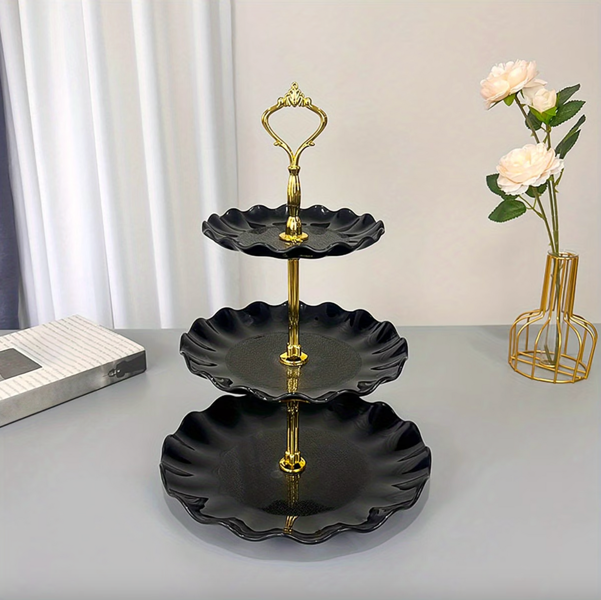 Servéa™ – Elegant Tiered Serving Stand