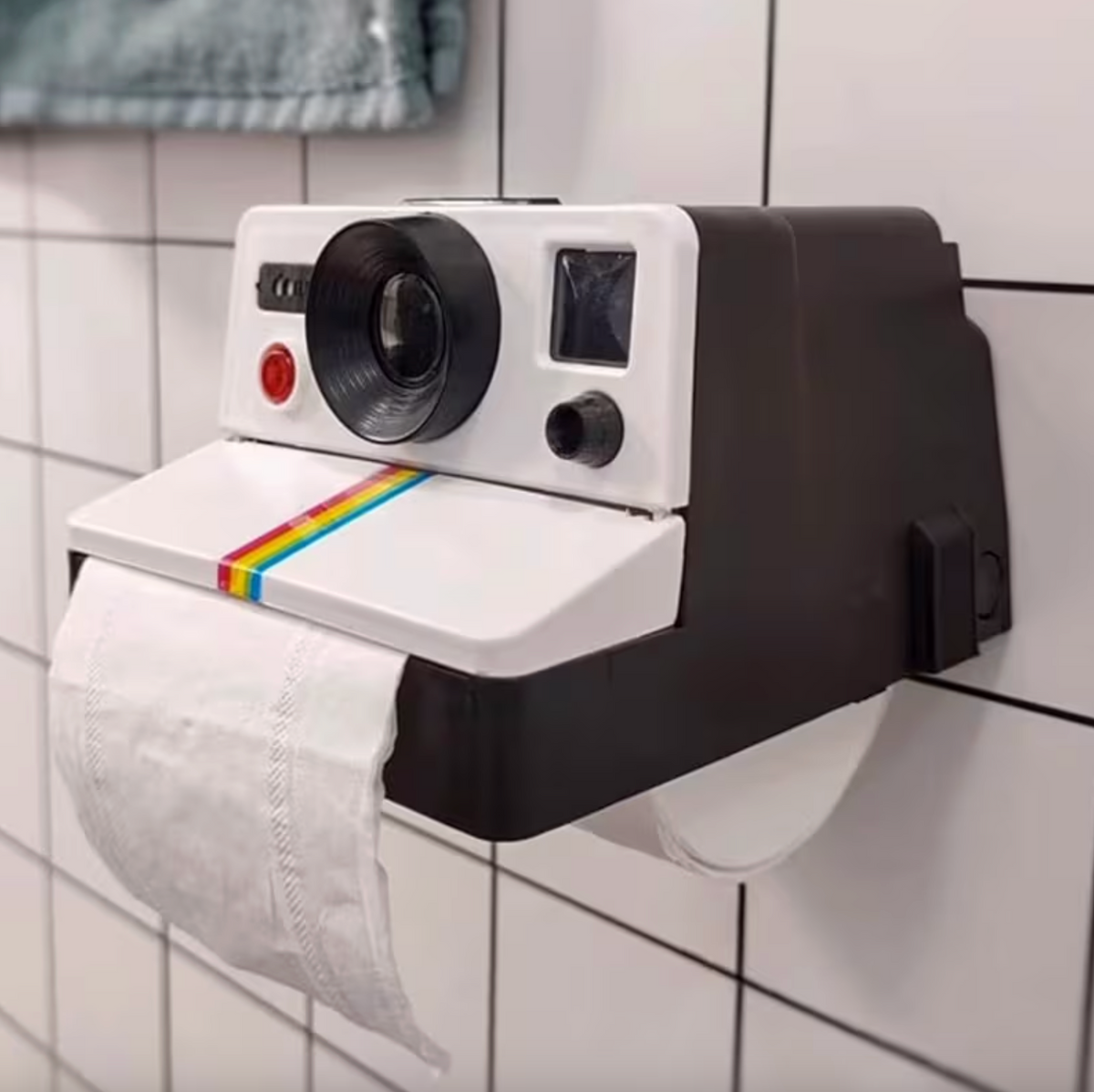 SnapRoll™ – Vintage Camera Toilet Paper Holder