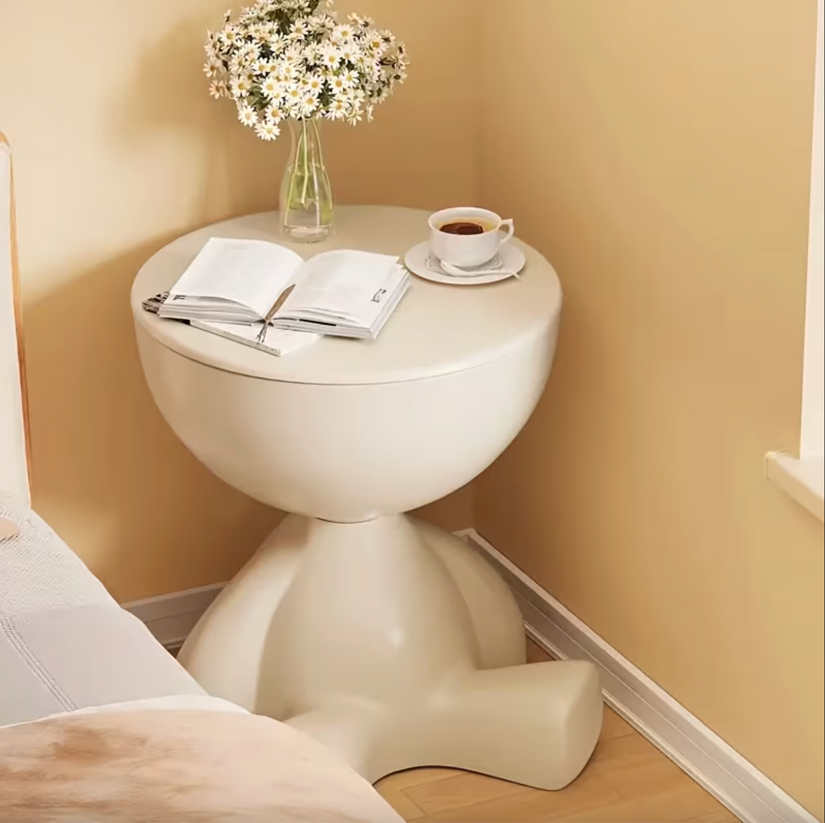 Lounging Louie™ – Sculptural Side Table