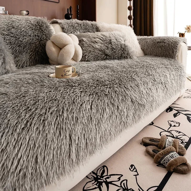 WoolHaven – Luxurious Faux Lambswool Sofa Cover
