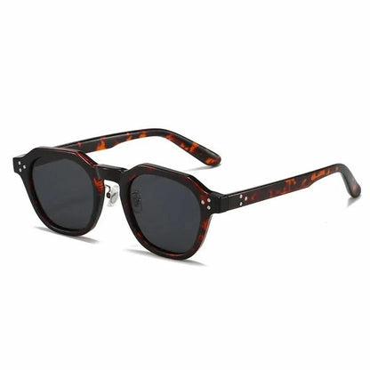 RETROVAULT – High-Quality Sun Glasses for Everyday Adventures