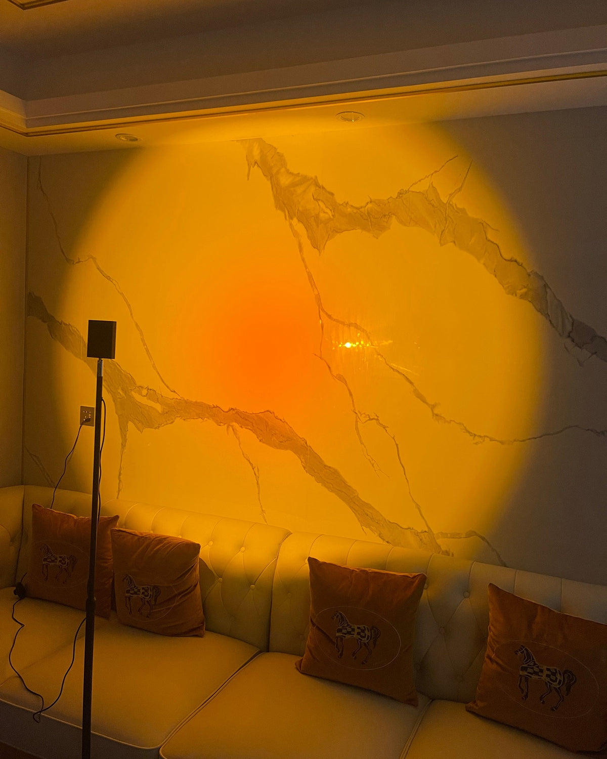 Sunset Red Halo Circle Floor Lamp with Adjustable Color Temperature for Living Room & Studio Ambiance | Modern Minimalist Gradient Light