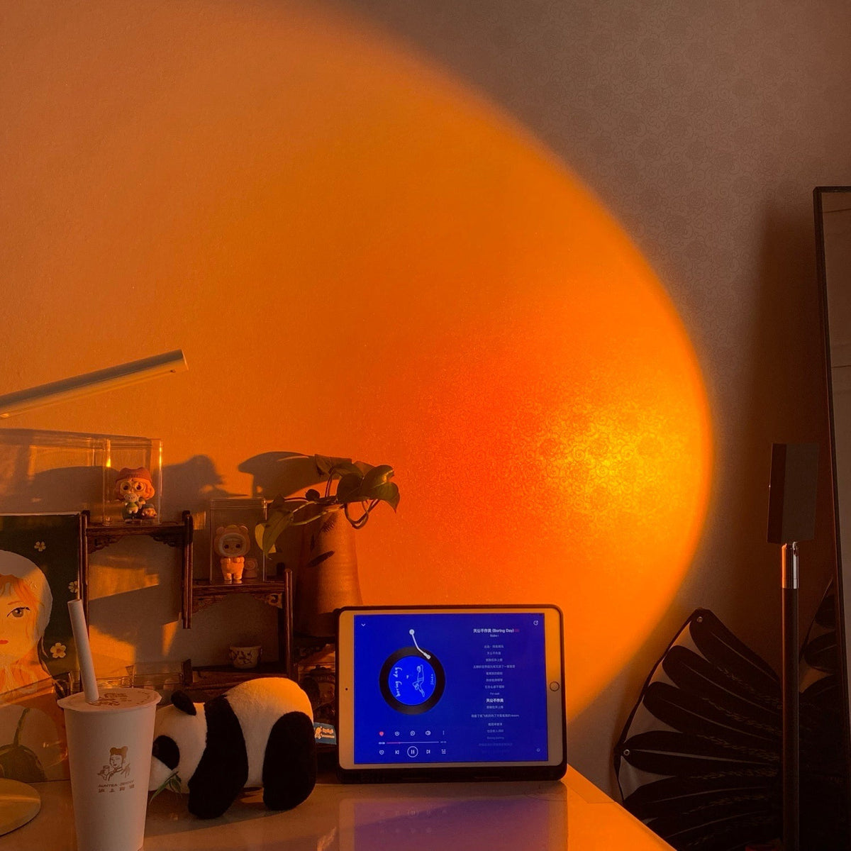 Sunset Red Halo Circle Floor Lamp with Adjustable Color Temperature for Living Room & Studio Ambiance | Modern Minimalist Gradient Light