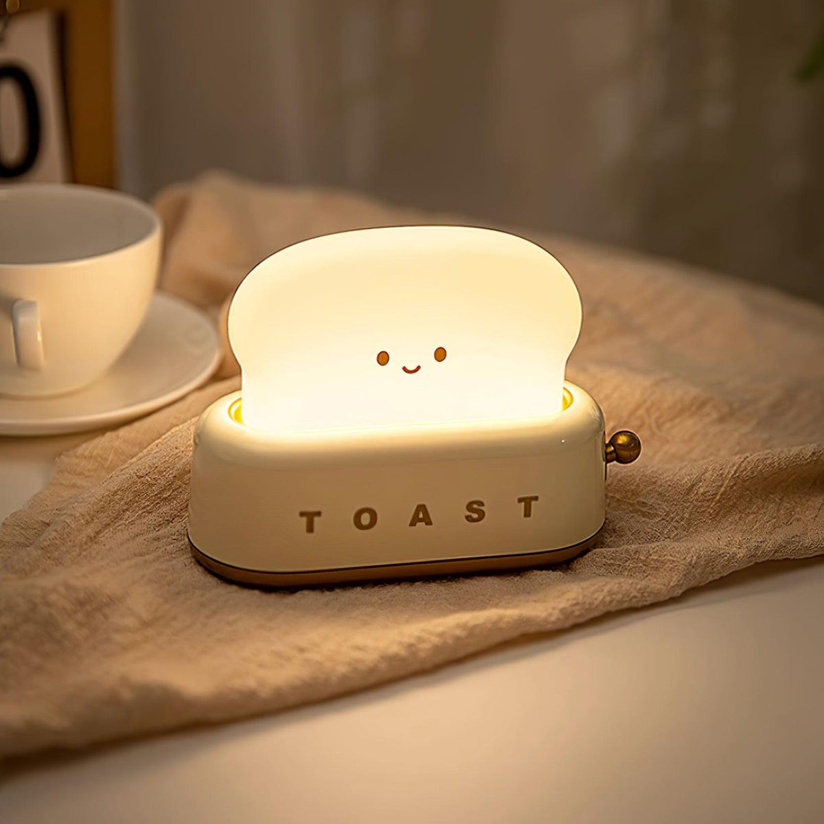 USB-Powered Toaster-Shaped LED Accent Light with Dimmer – 5.3 in Retro Desktop Lamp for Bedroom Nightstand Desk Office Dorm – Warm White Glo