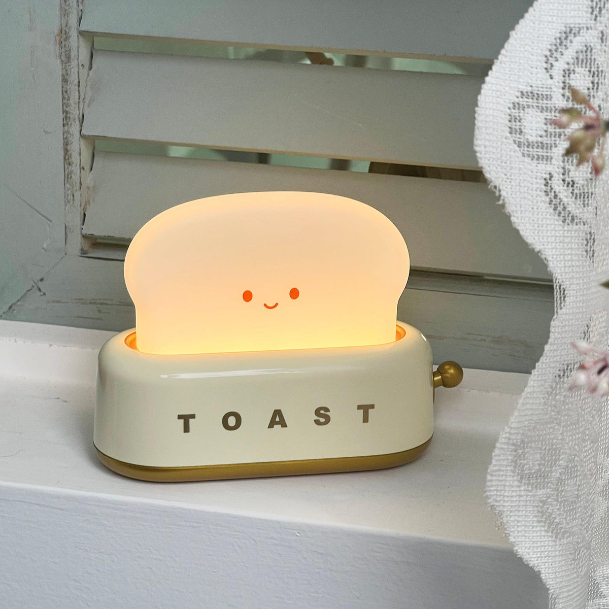 USB-Powered Toaster-Shaped LED Accent Light with Dimmer – 5.3 in Retro Desktop Lamp for Bedroom Nightstand Desk Office Dorm – Warm White Glo