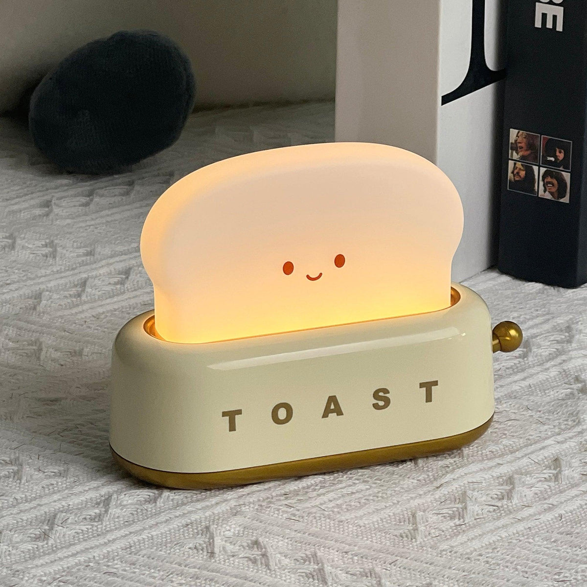 USB-Powered Toaster-Shaped LED Accent Light with Dimmer – 5.3 in Retro Desktop Lamp for Bedroom Nightstand Desk Office Dorm – Warm White Glo
