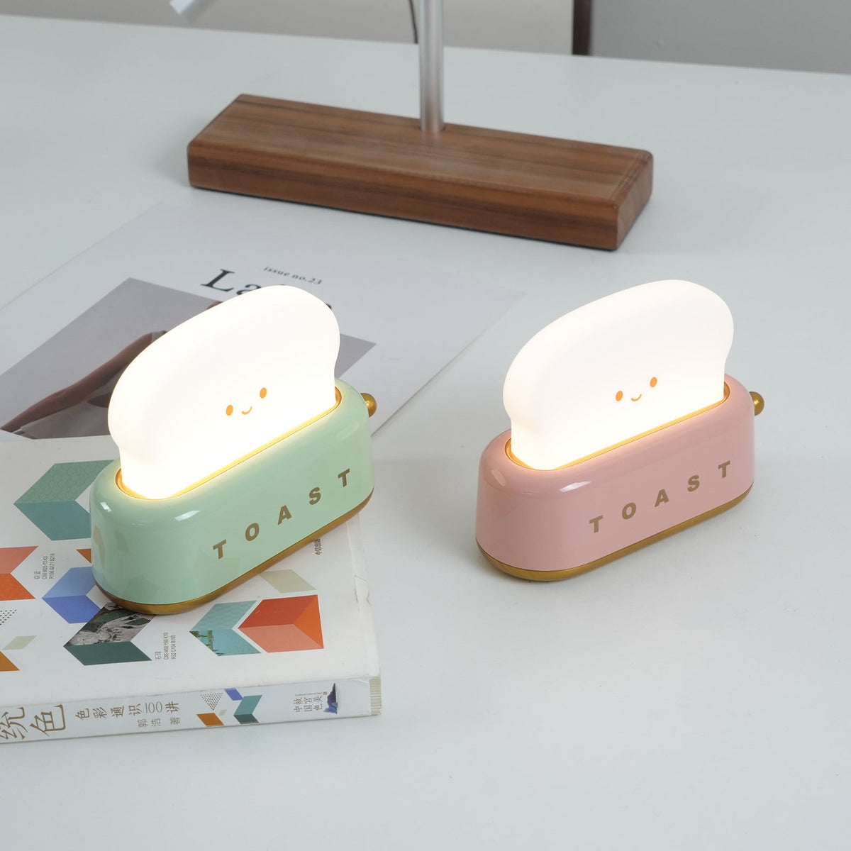 USB-Powered Toaster-Shaped LED Accent Light with Dimmer – 5.3 in Retro Desktop Lamp for Bedroom Nightstand Desk Office Dorm – Warm White Glo