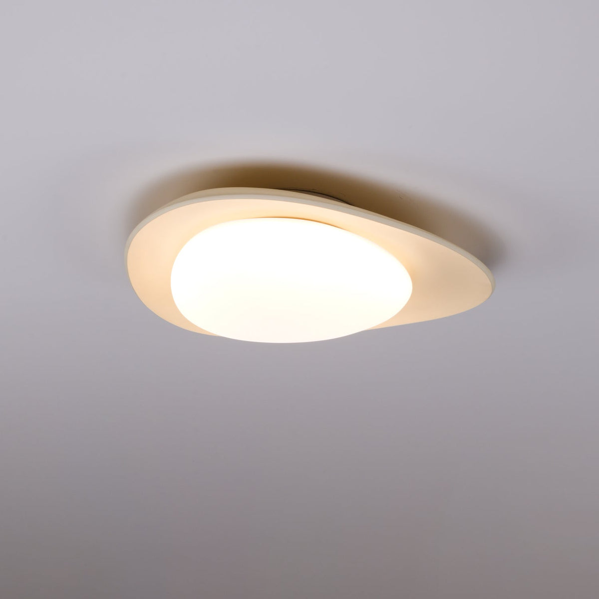Organic Resin LED Flush Mount Light Green Beige for Bedroom Living Room Dining Room Modern Overhead Lighting Nature-Inspired