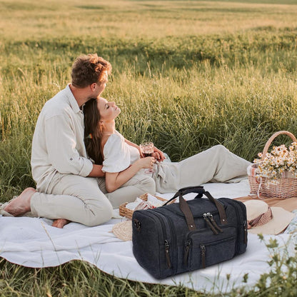 TravelMate | Expandable Duffle Bag with Adjustable Capacity for Versatile Travel