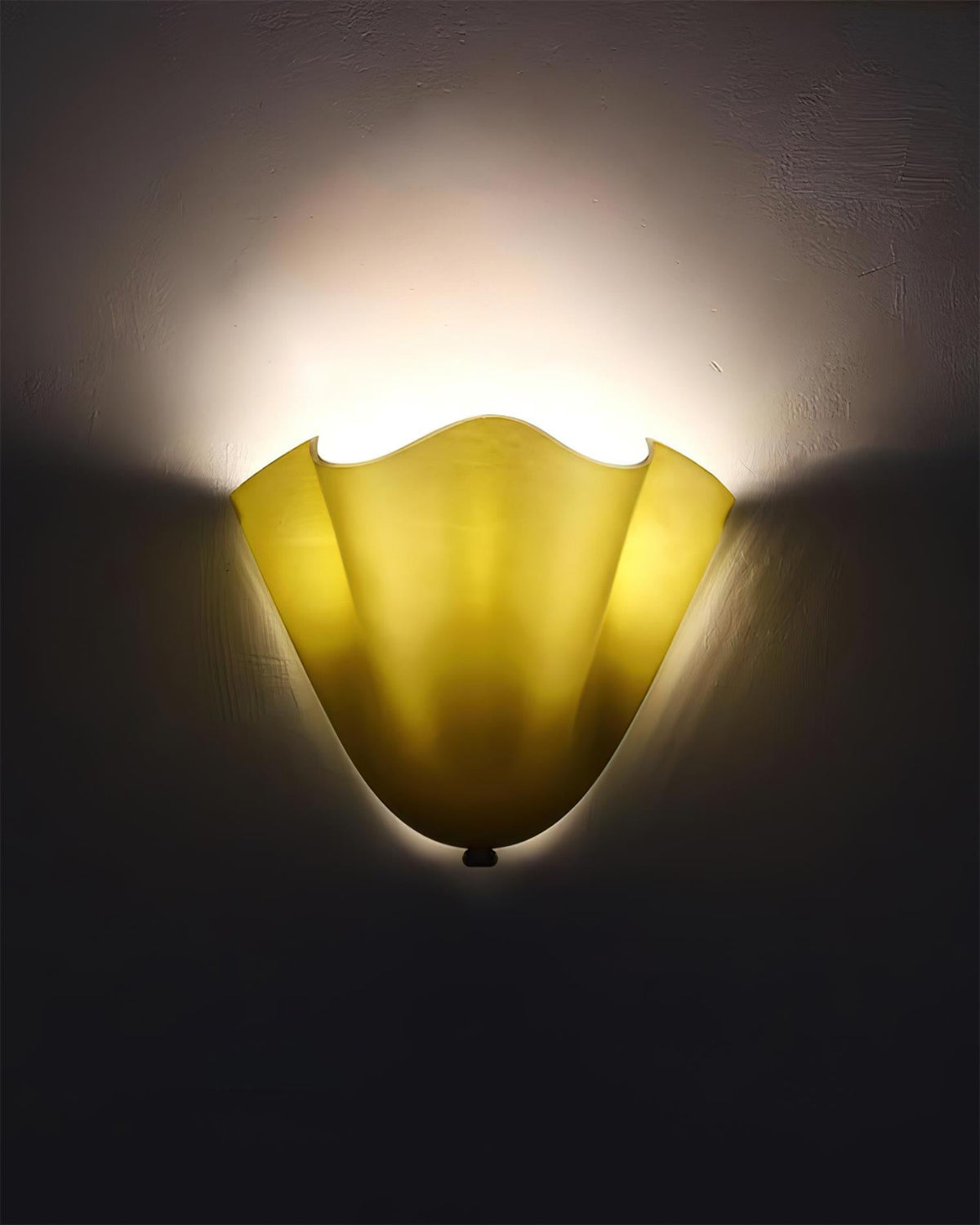 Hand-Blown Glass Wall Sconce 11 in Wide Petal Shade Lighting Fixture Bedroom Hallway Ambient Light E26 Base 110-120V Dual Bulb Decorative Mo