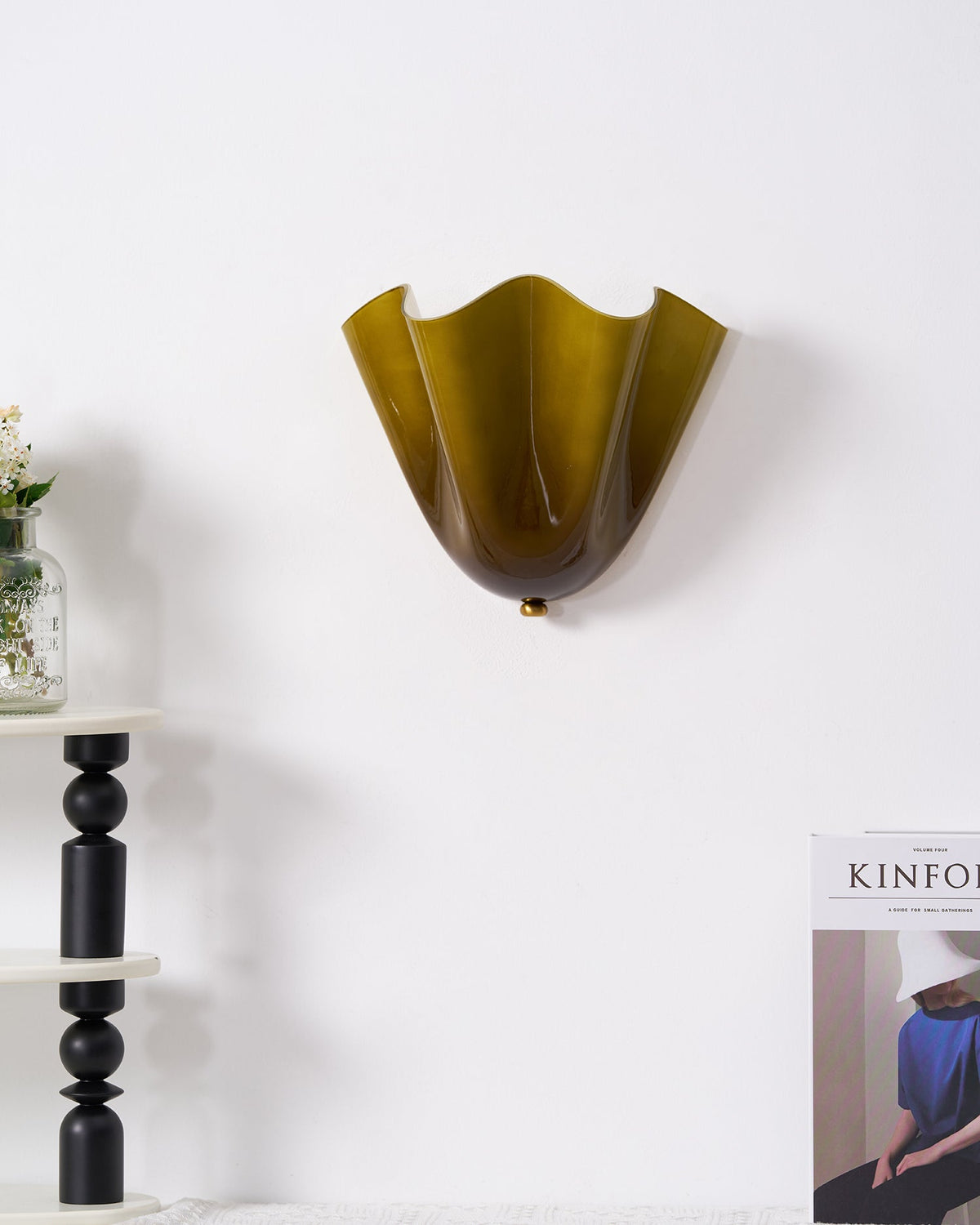 Hand-Blown Glass Wall Sconce 11 in Wide Petal Shade Lighting Fixture Bedroom Hallway Ambient Light E26 Base 110-120V Dual Bulb Decorative Mo