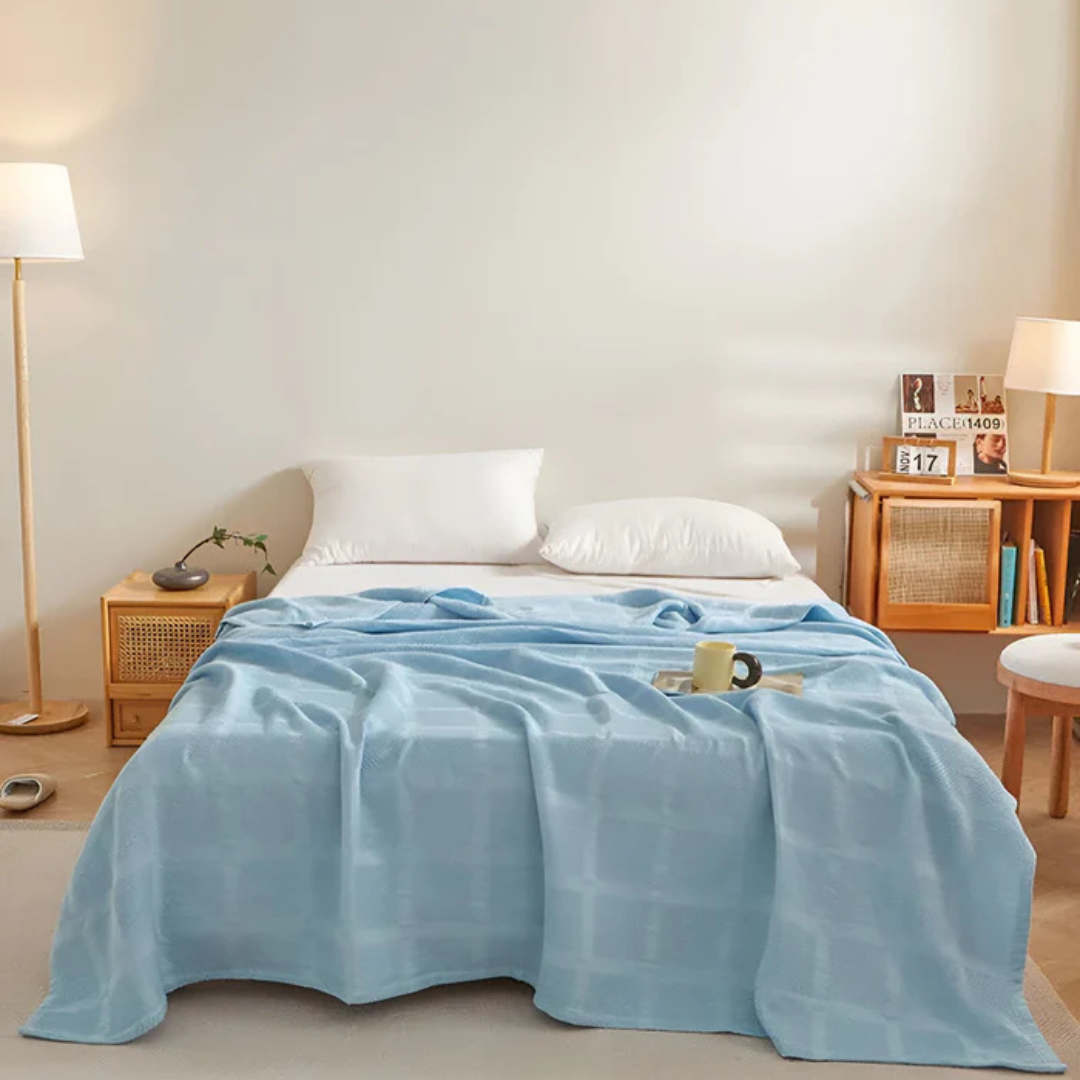 Waffle Fleece Plaid Blanket – Soft, Hypoallergenic, and Cozy for All Seasons