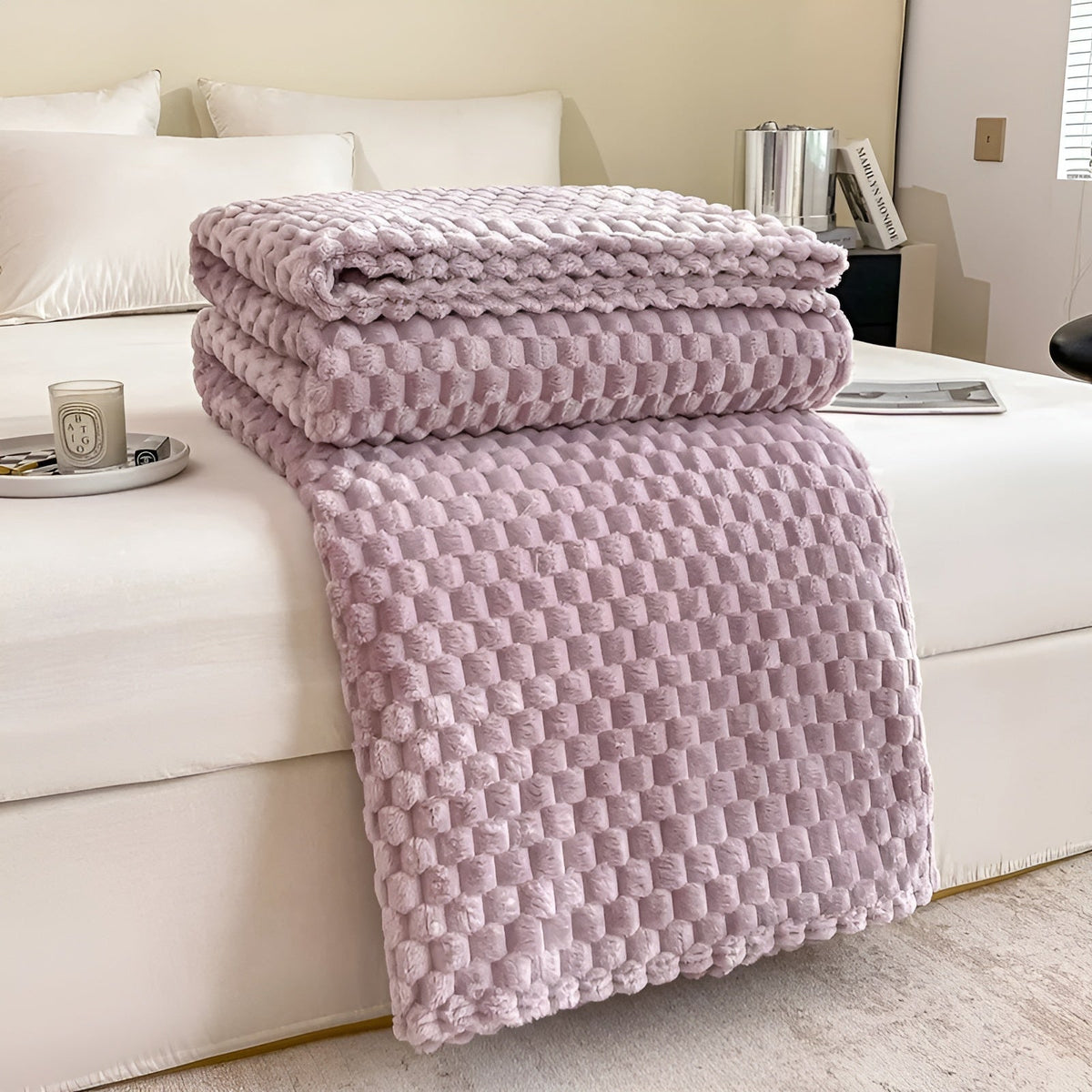 Plush Microfiber Throw Blanket for Couch and Bed – Ultra Soft Fleece Layer for Living Room, Bedroom, and Outdoor Use