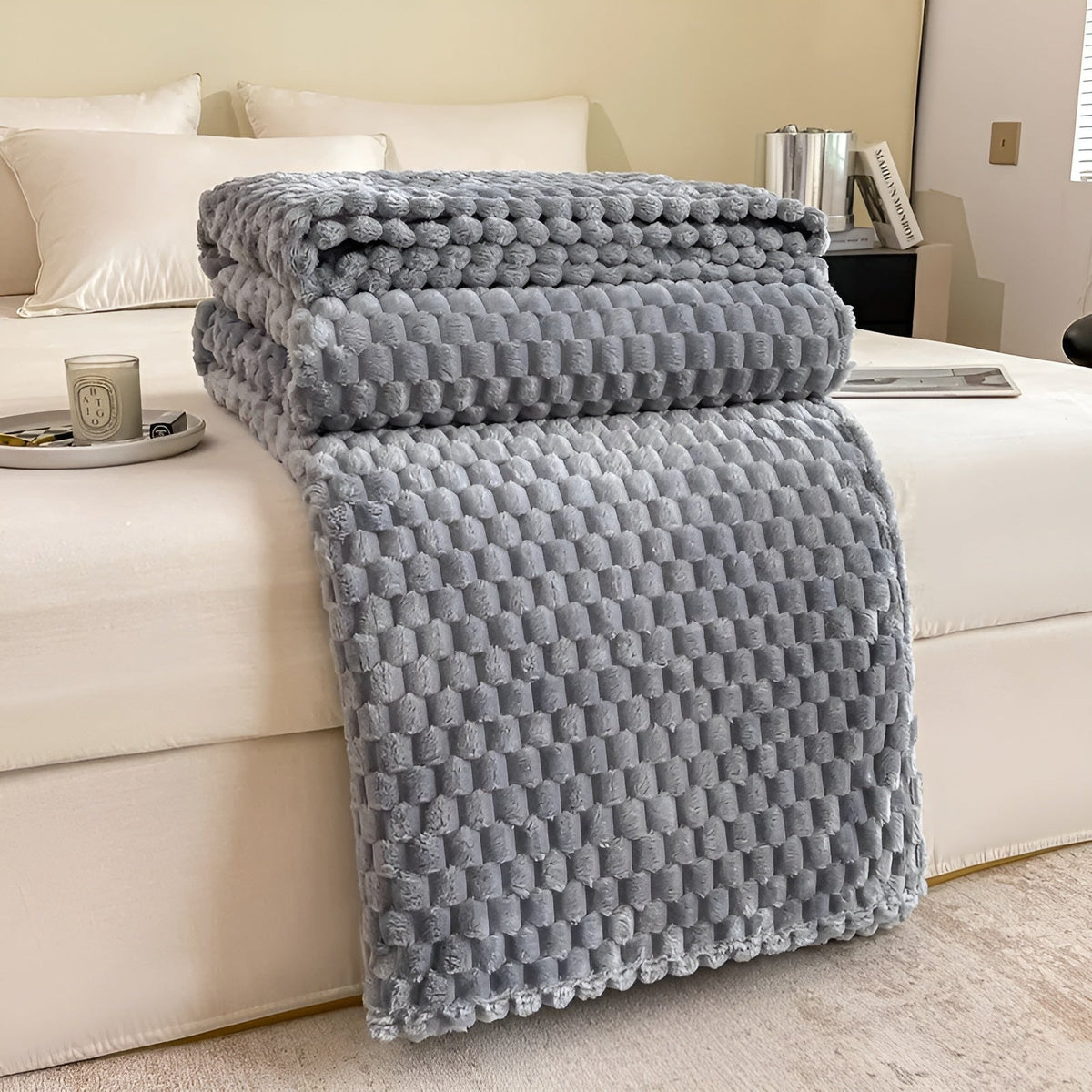 Plush Microfiber Throw Blanket for Couch and Bed – Ultra Soft Fleece Layer for Living Room, Bedroom, and Outdoor Use