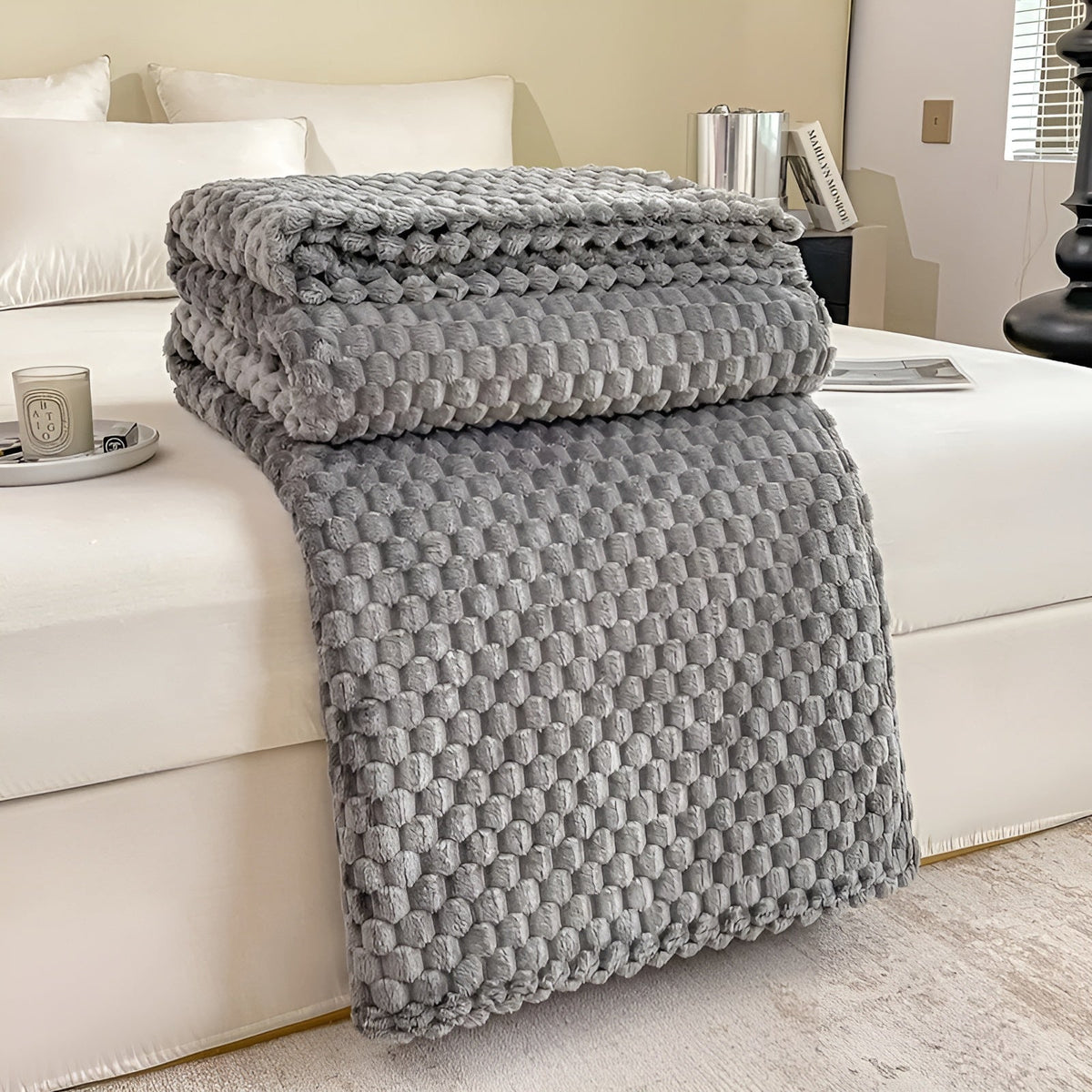 Plush Microfiber Throw Blanket for Couch and Bed – Ultra Soft Fleece Layer for Living Room, Bedroom, and Outdoor Use