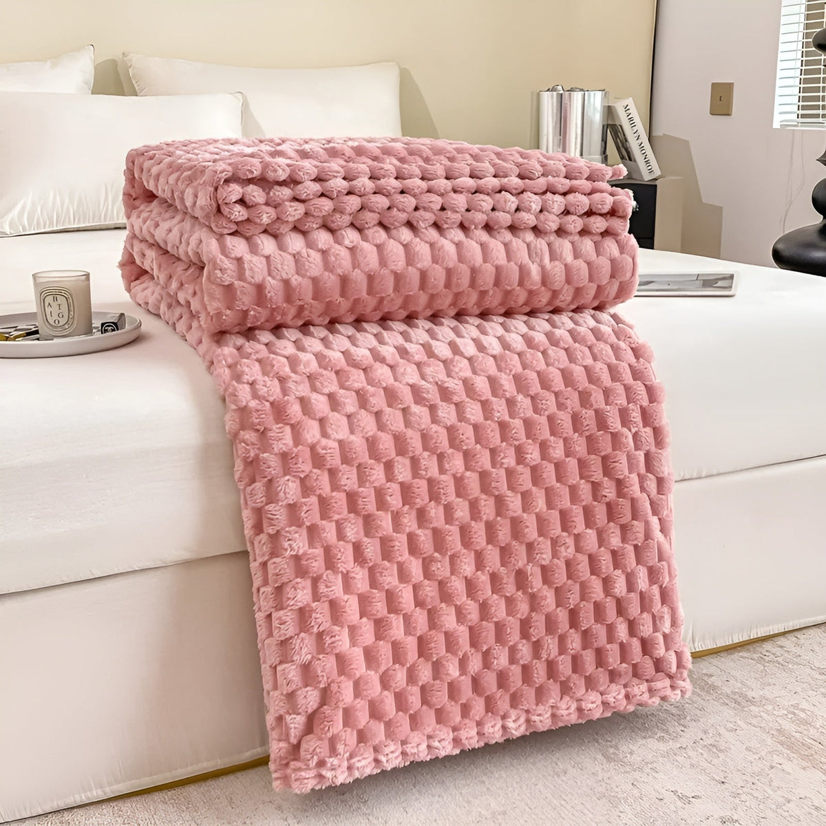 Plush Microfiber Throw Blanket for Couch and Bed – Ultra Soft Fleece Layer for Living Room, Bedroom, and Outdoor Use