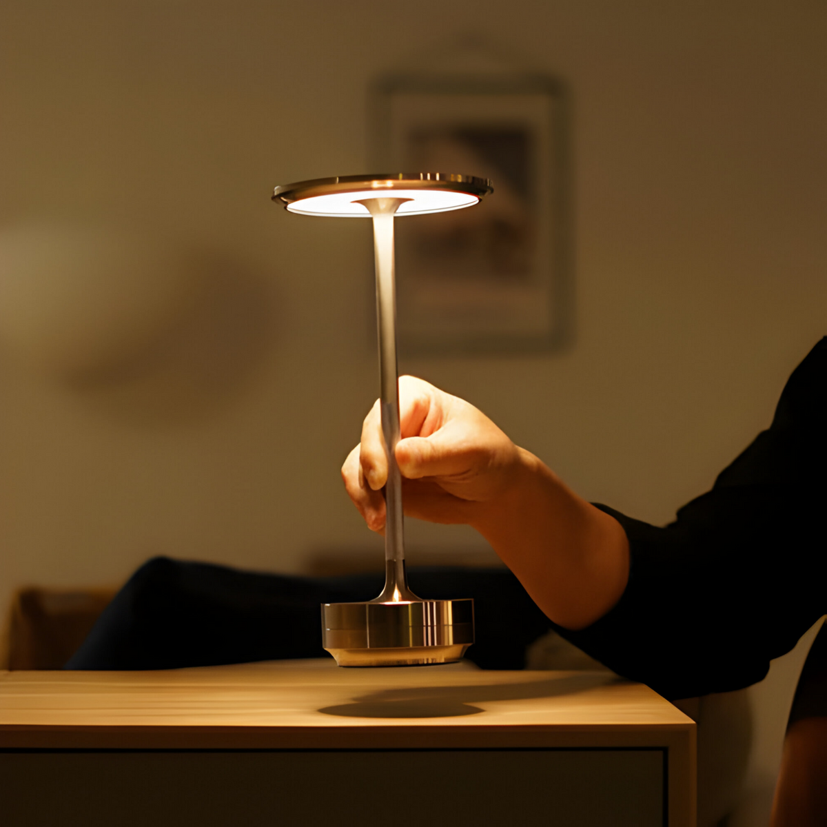 Wireless Dimmable Touch Control Table Lamp – Elegant LED Cordless Bedside Lamp for Modern Spaces